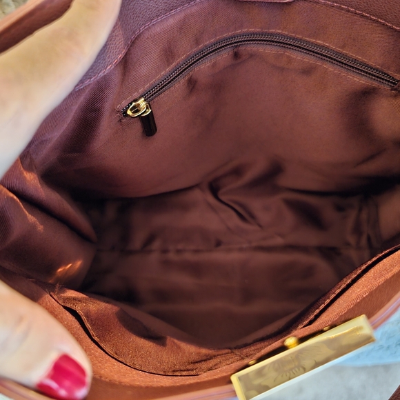 Love and Lore purse - Picture 9 of 10